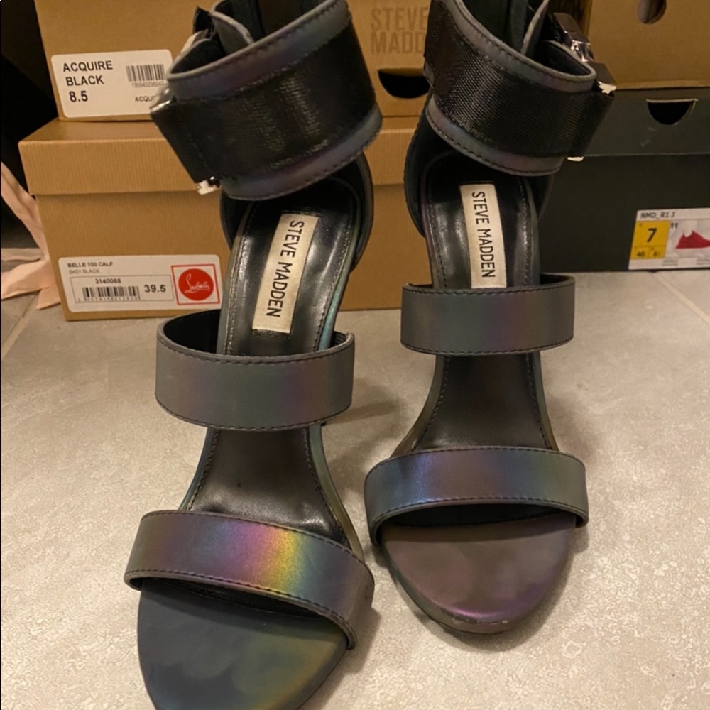 Metal heels - Picture 3 of 5